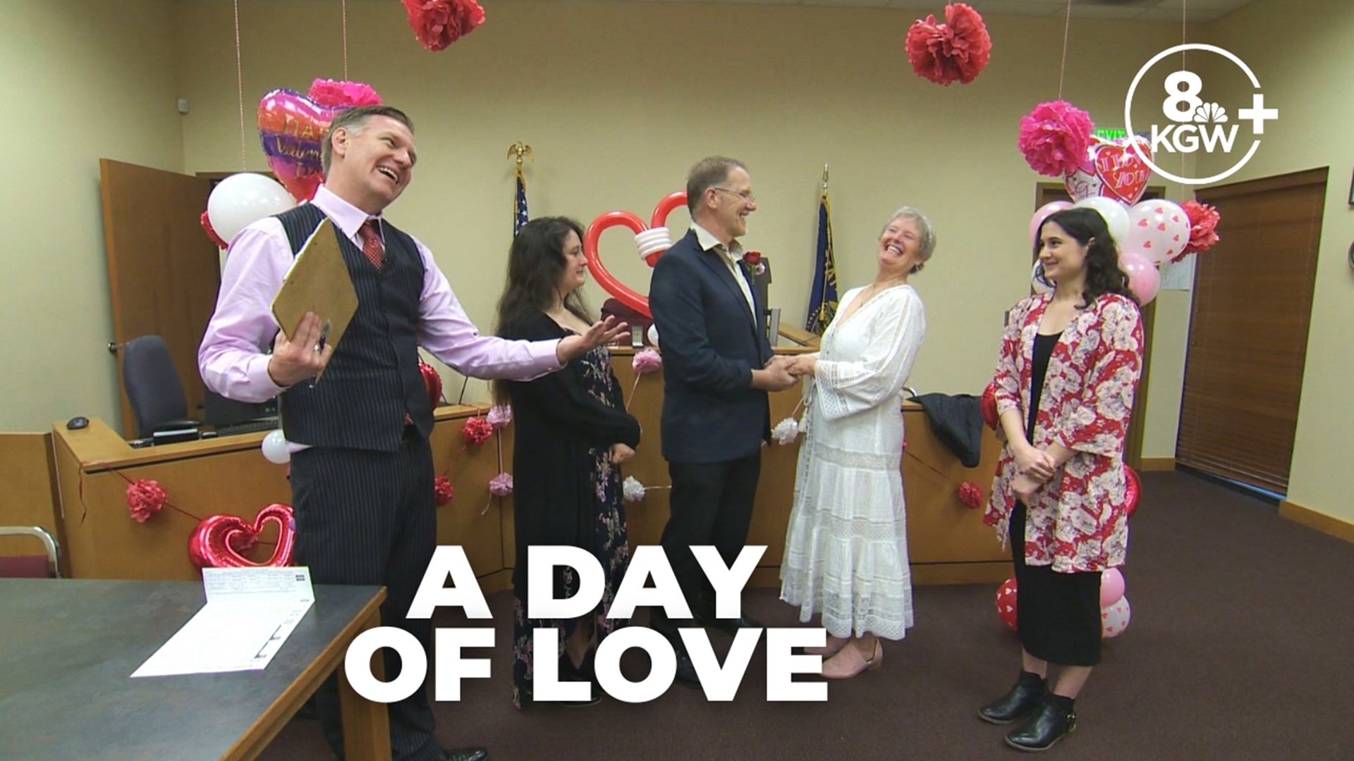 12 couples married in one day in this Salem courthouse