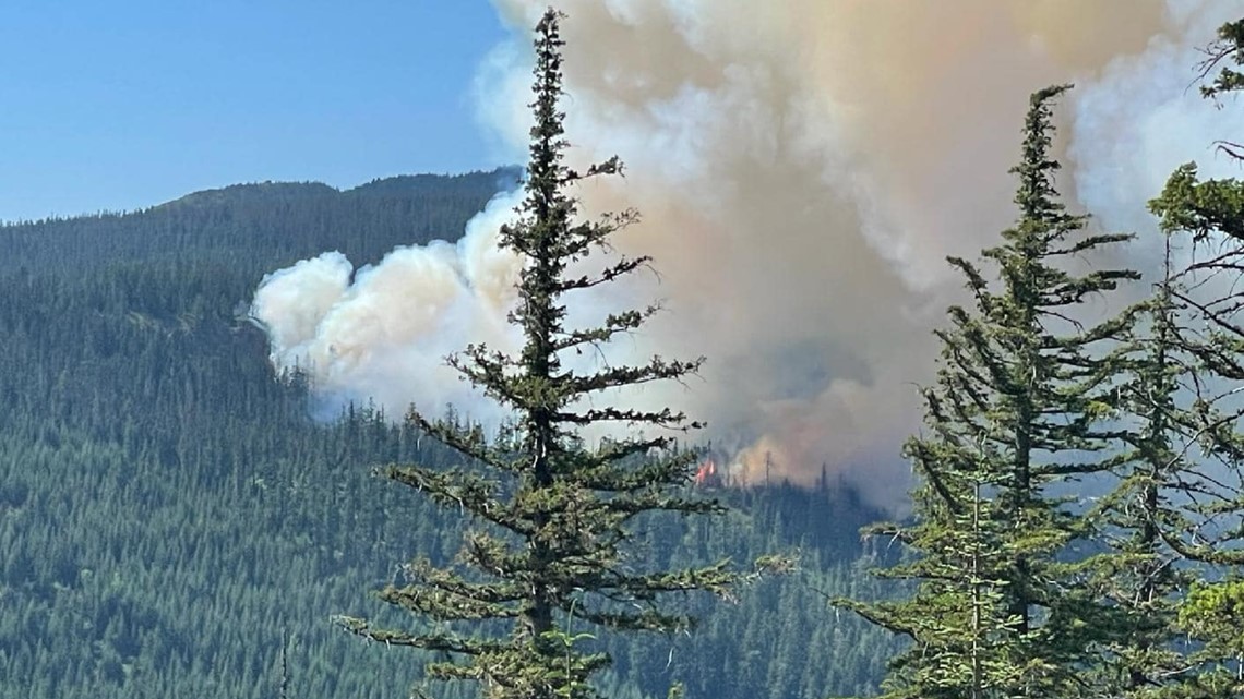 Wildfire near Mount Hood prompts evacuations - Vimarsana News