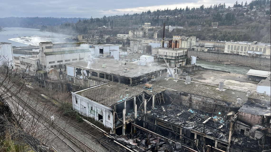 Massive fire breaks out at old Blue Heron paper mill | kgw.com