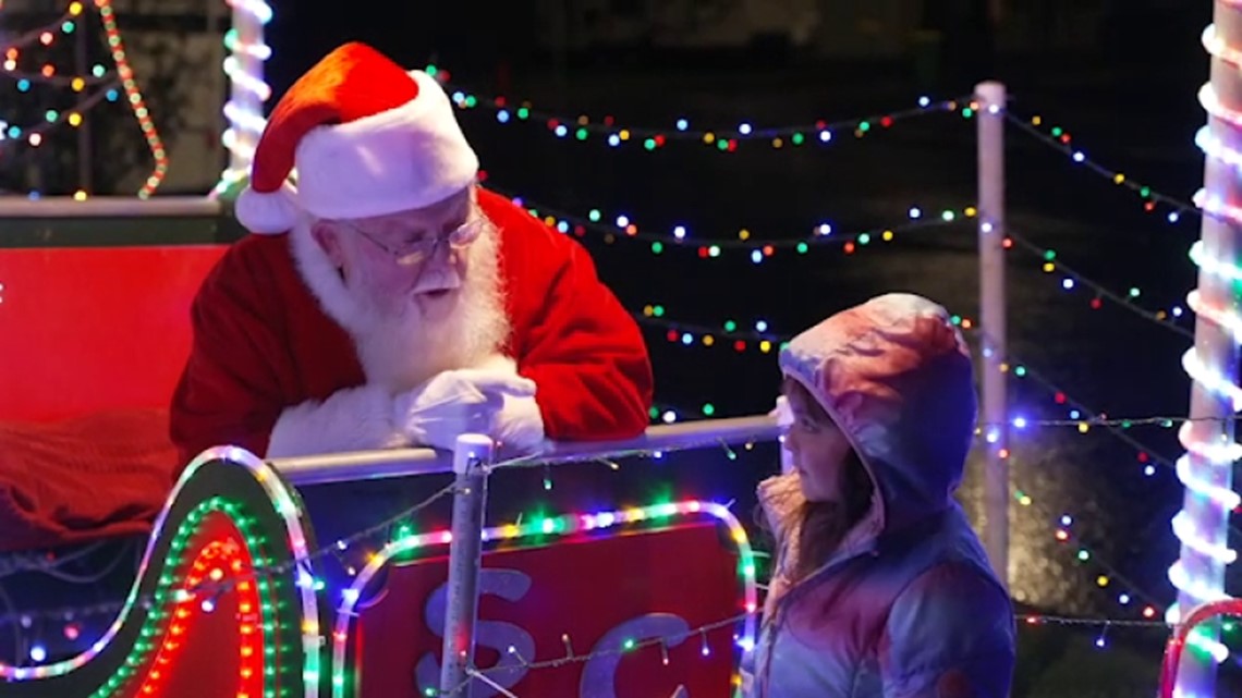 'Santa Mickey' brings holiday cheer to Forest Grove - Vimarsana News