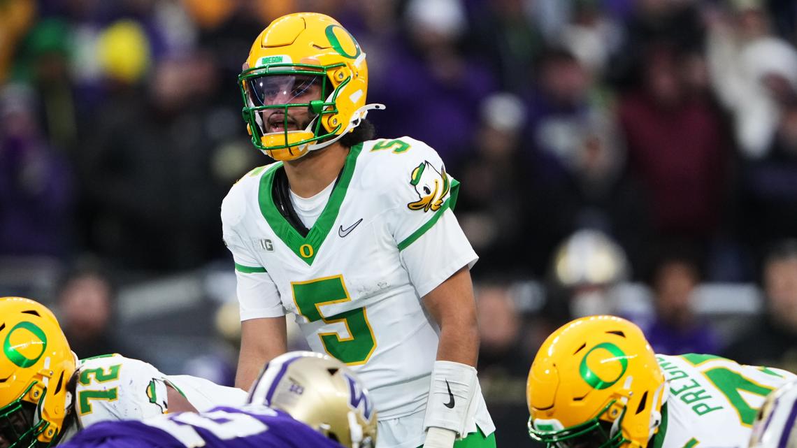 Oregon QB Dante Moore to return for another season with the Ducks