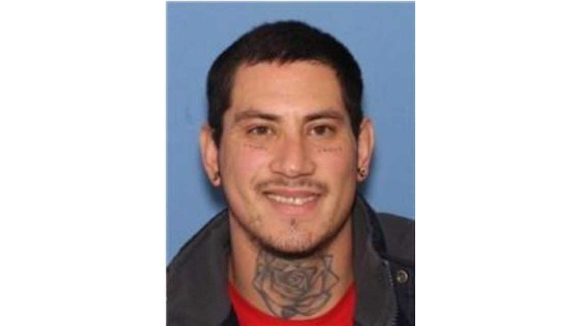 Gresham police ask for help in locating stabbing suspect | kgw.com