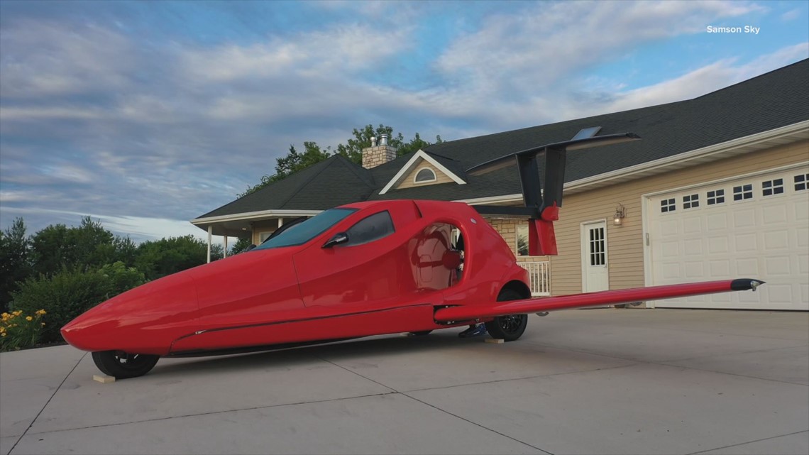 Introducing the Switchblade  The World's First Flying Sports Car