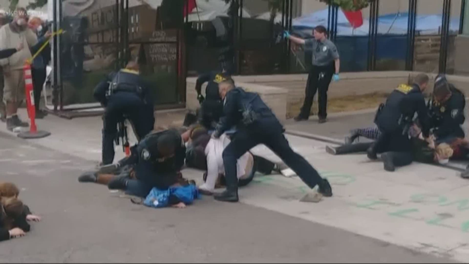 8 protesters were arrested during a confrontation.