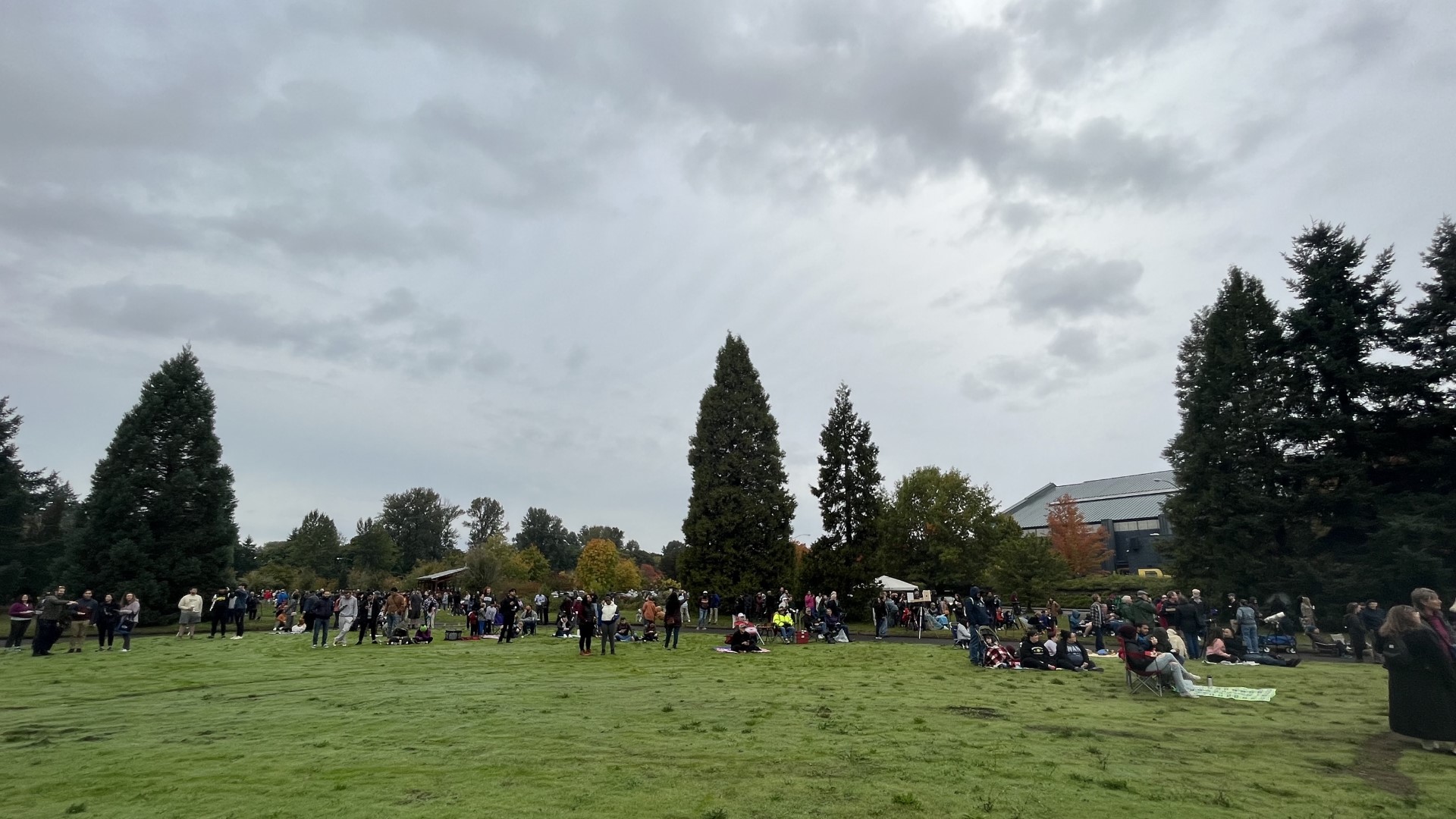 Annular solar eclipse viewers gather in Eugene