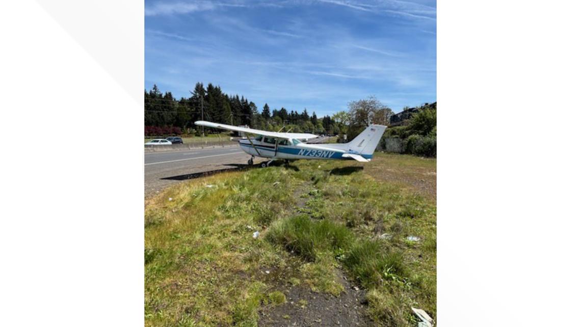 Small plane makes emergency landing on State Route 14 in Vancouver