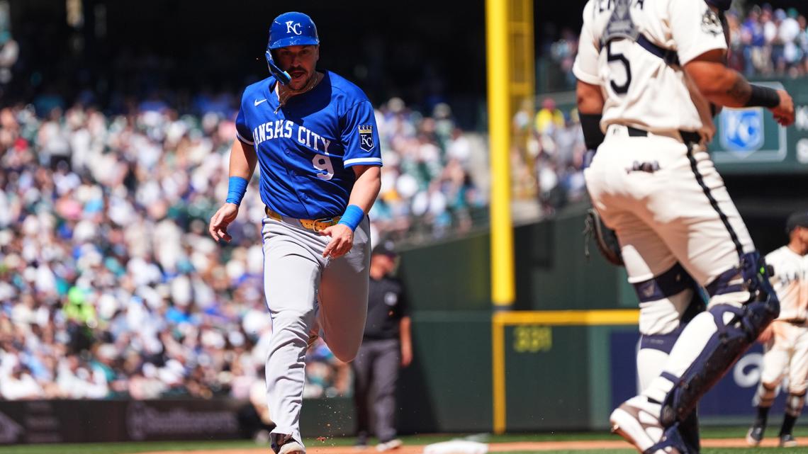 Vinnie Pasquantino scored the go-ahead run in a three-run fourth inning and the Kansas City Royals held the Seattle Mariners to just four hits for a 4-1 win.