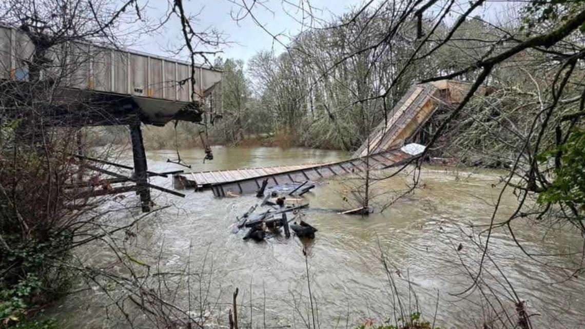 Trestle collapses under freight train in Corvallis | kgw.com