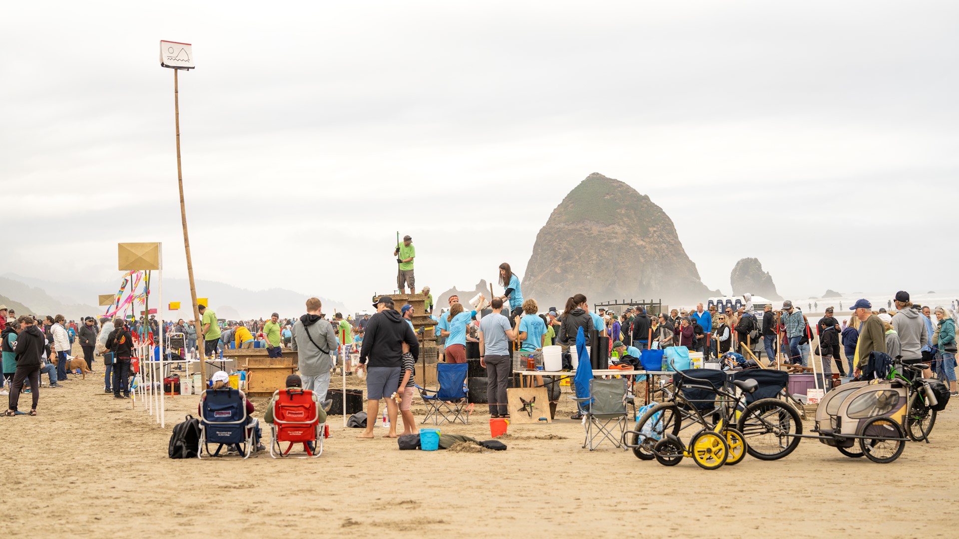 Artists thrill at Cannon Beach sandcastle contest