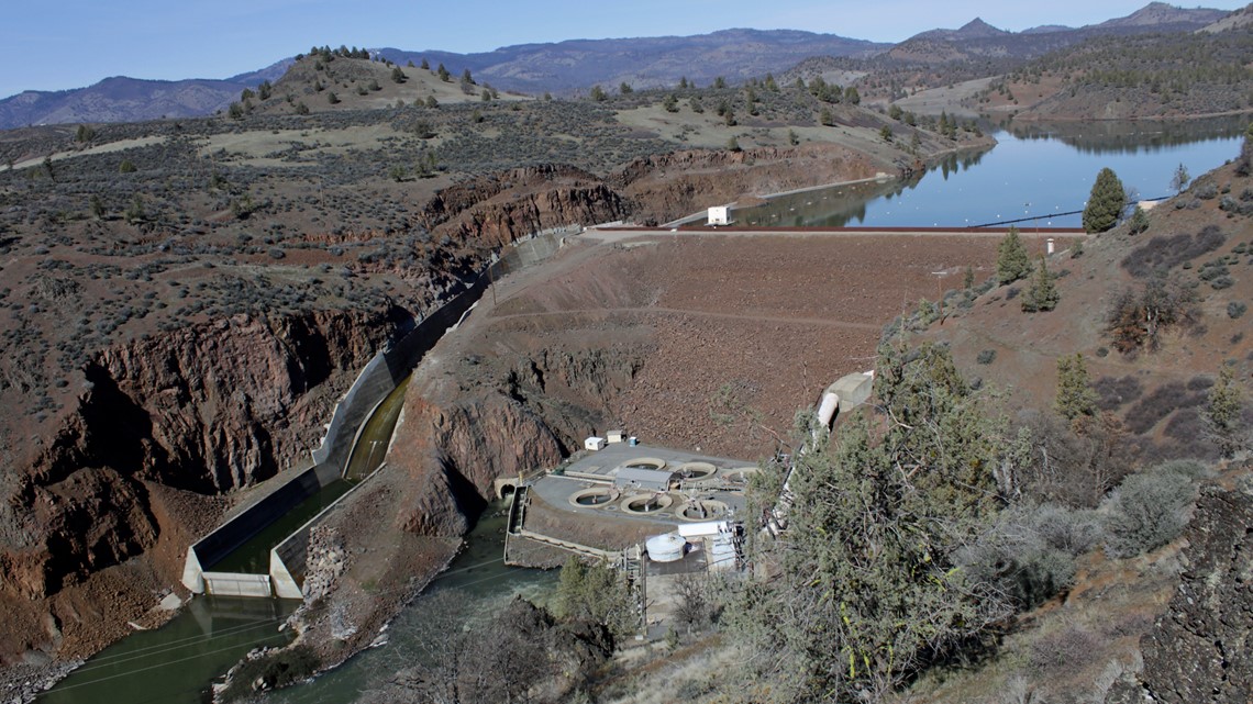 Tribal, government leaders celebrate Klamath River dam removal - Vimarsana News