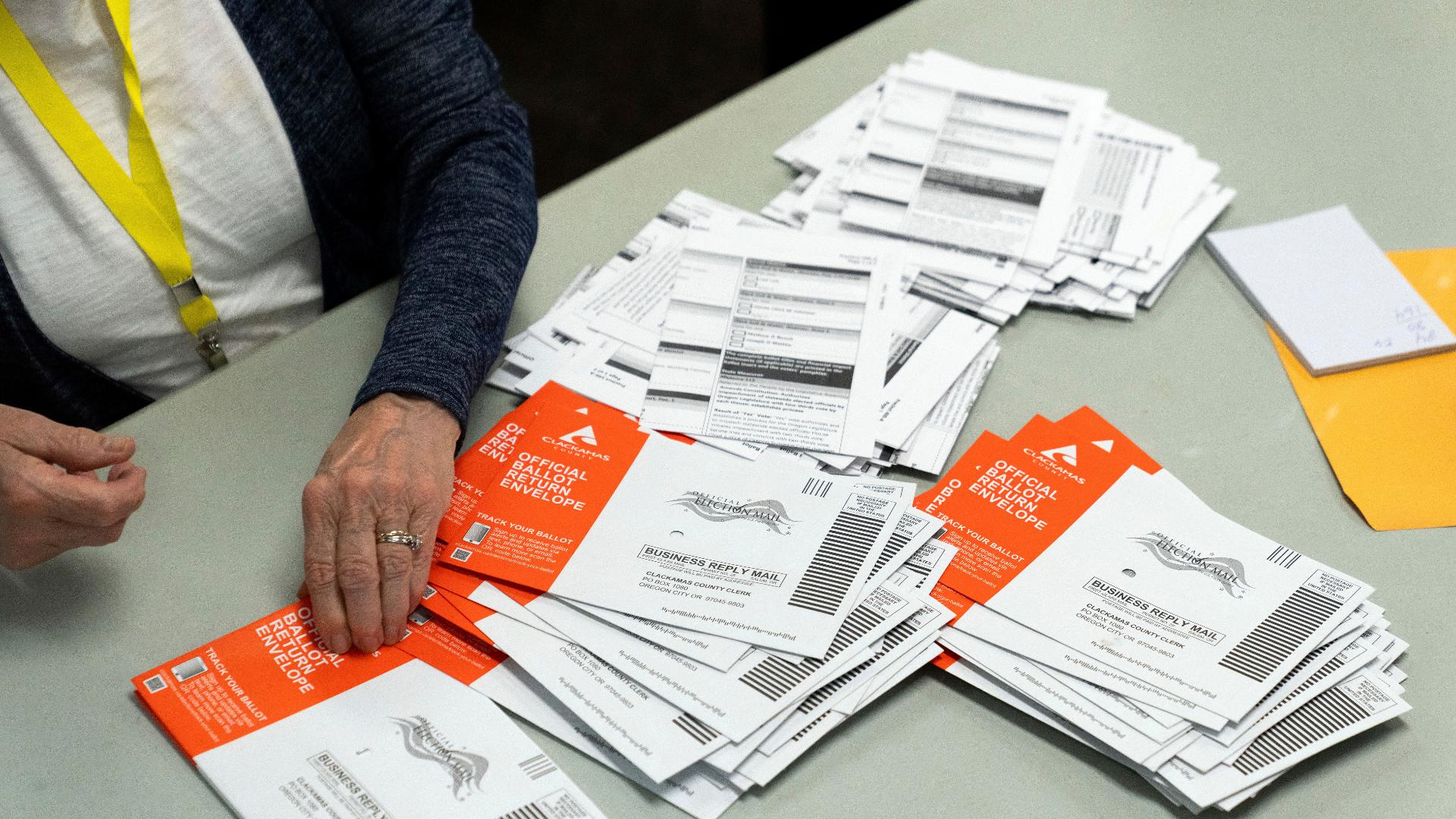 Federal election monitors to observe ballot counting in Oregon | kgw.com