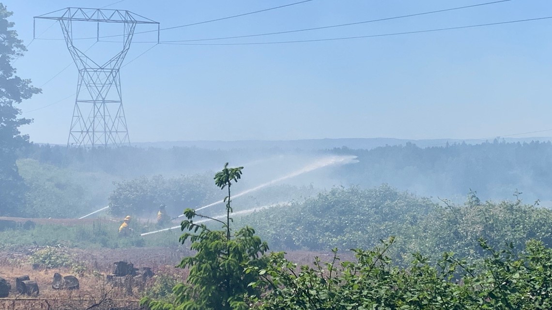 Evacuations lifted after brush fire in Vancouver
