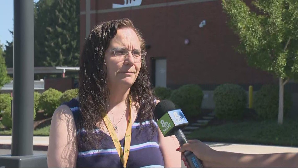 Ridgefield teachers and school district continue bargaining