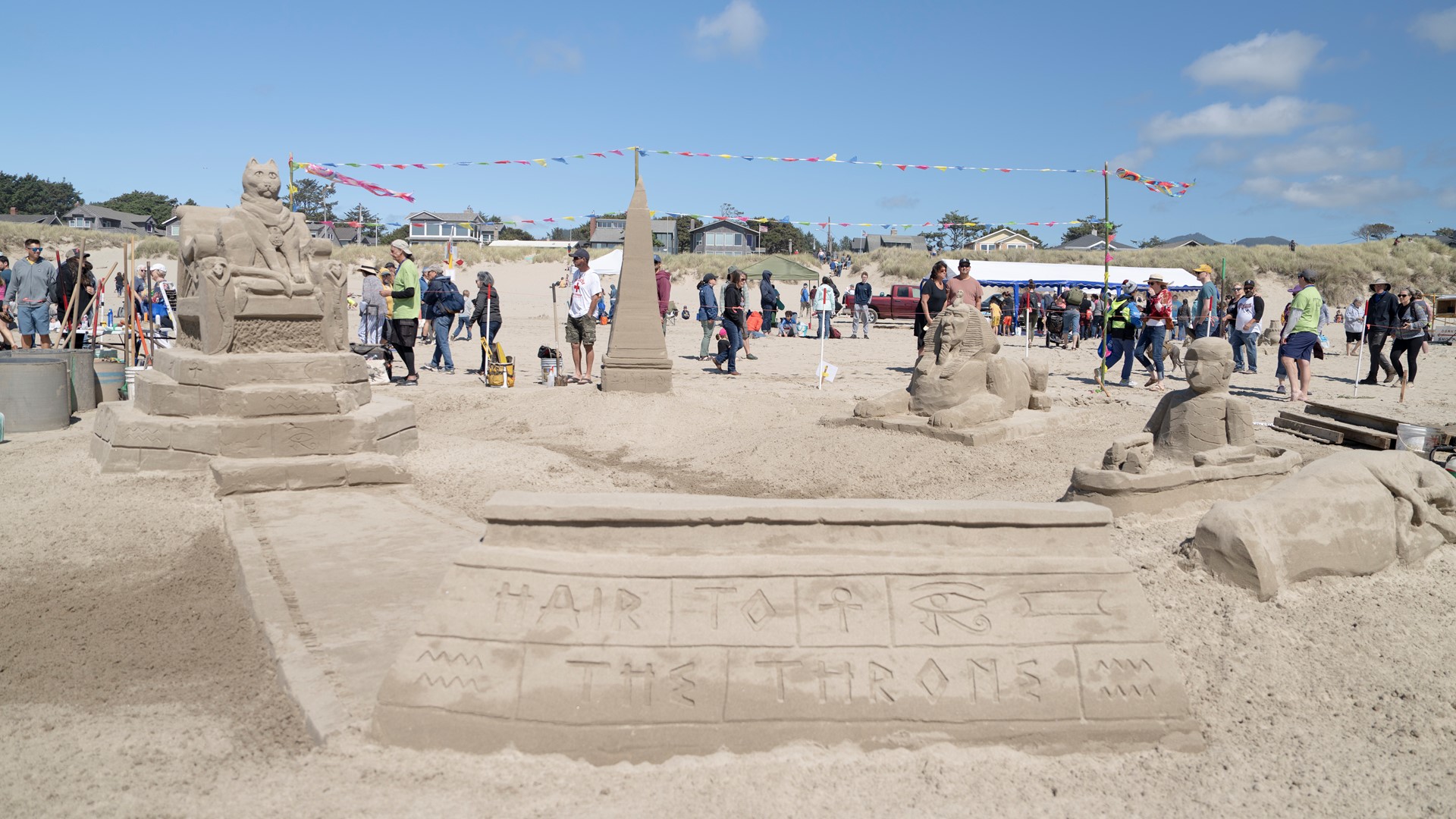 Artists thrill at Cannon Beach sandcastle contest