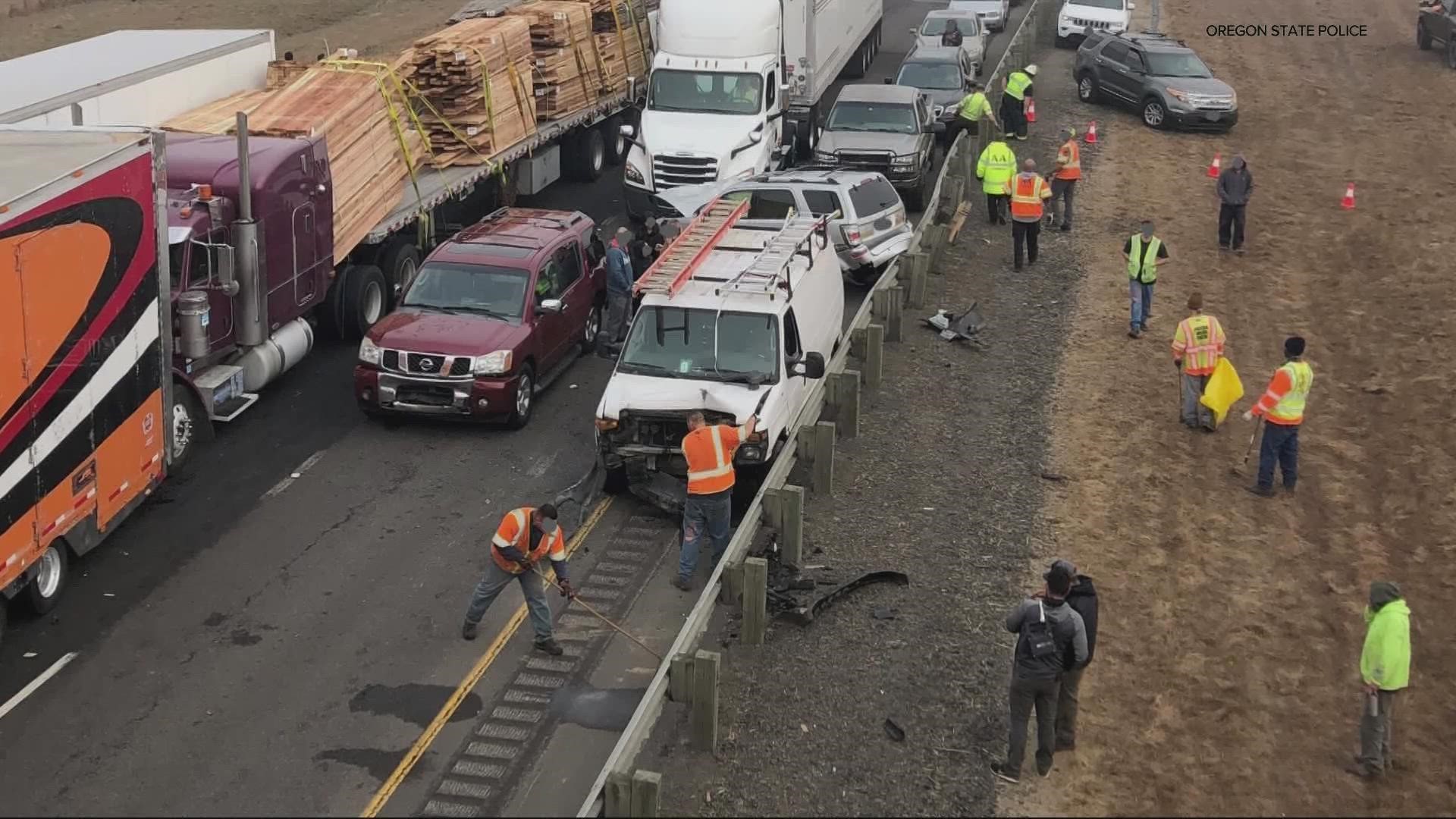 Pileup of cars in massive crash on I5 in Oregon