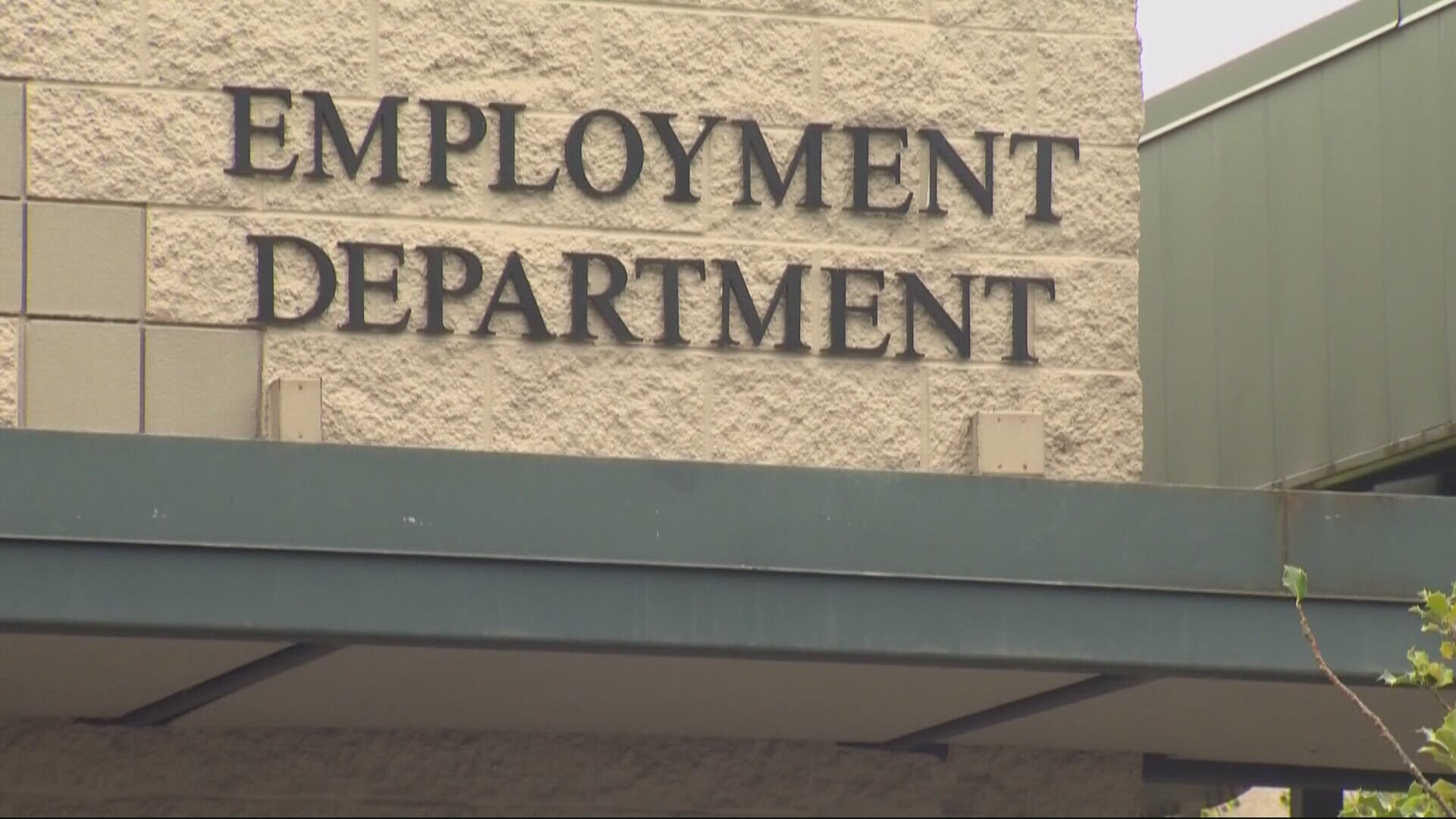 More than a year into the pandemic, speaking with someone at the Oregon Employment Department is still difficult. Morgan Romero reports.