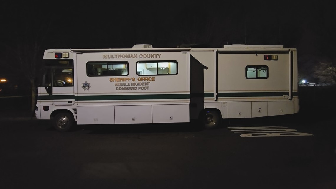 Troutdale deputy shoots, injures man suspected of shooting