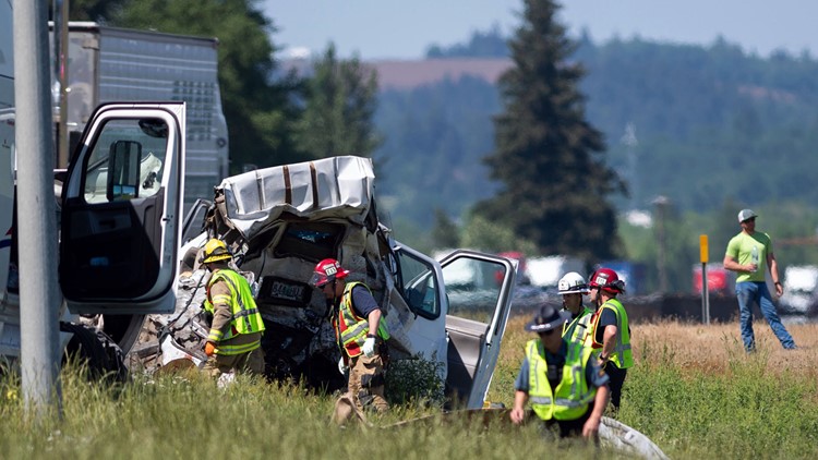 Police arrest semi truck driver for DUII after crash that killed 7 on I-5 north of Albany