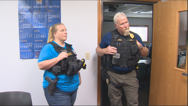 Two Washington Probation Officers Save A Womans Life With Gummy Bears