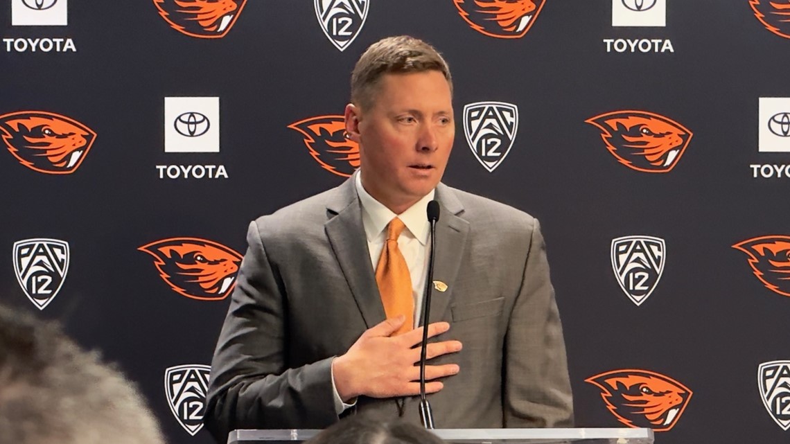 Oregon State hires Trent Bray as football coach, replacing