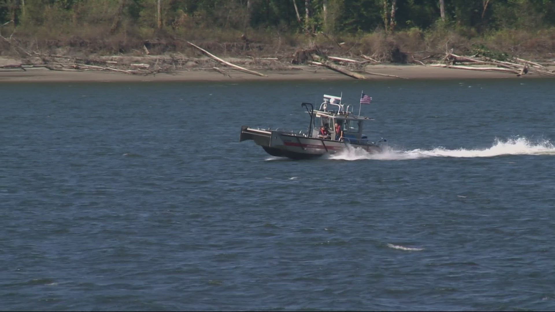 After someone took off from the Hawthorne Bridge fire station with the boat Thursday morning, dispatchers said the suspect went asking for food and cigarettes.