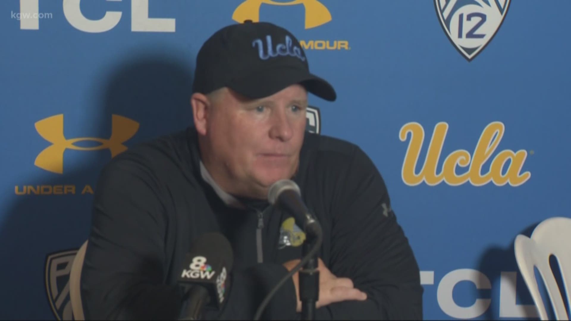 Ducks beat Bruins in Chip Kelly's return