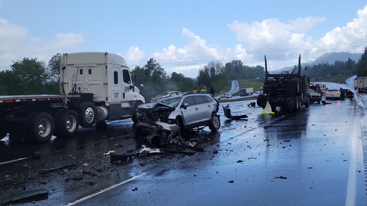 Multiple crashes on I-5 near Kelso during severe weather, at least one person killed
