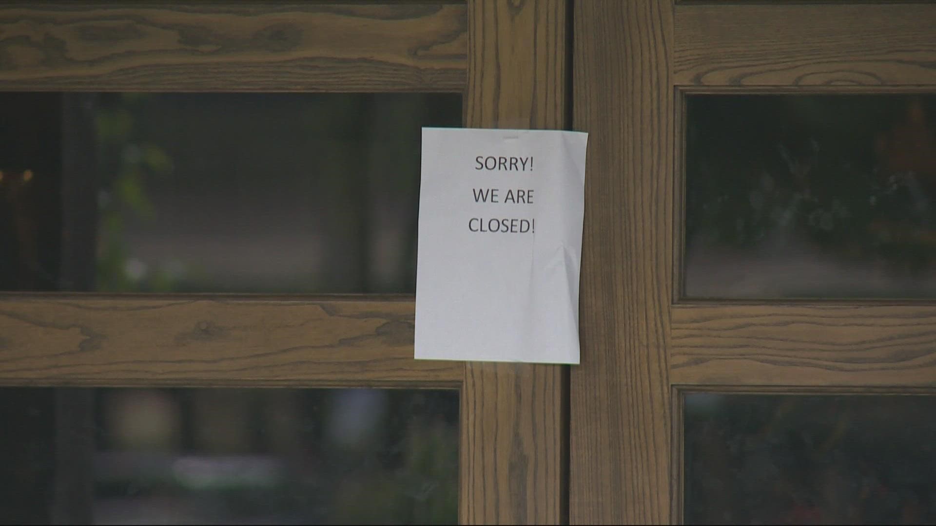 Cracker Barrel in Jantzen Beach Center suddenly closed their doors earlier this week due to security reasons.