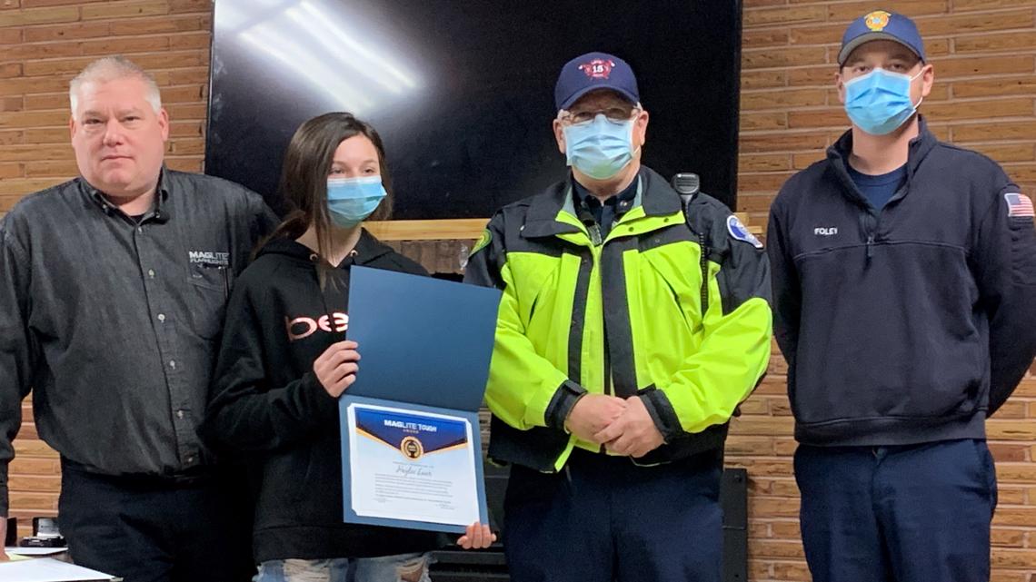 Washington teen awarded after saving family from fire - Vimarsana News