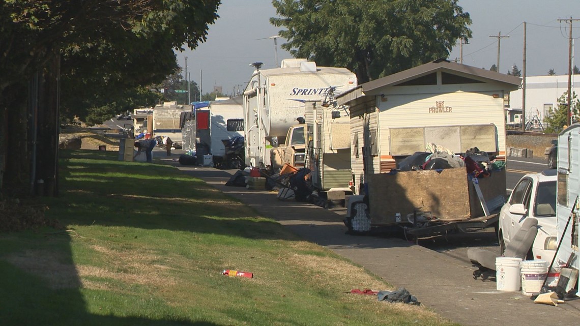 Portlanders living in RVs struggle with new daytime camping rules | kgw.com