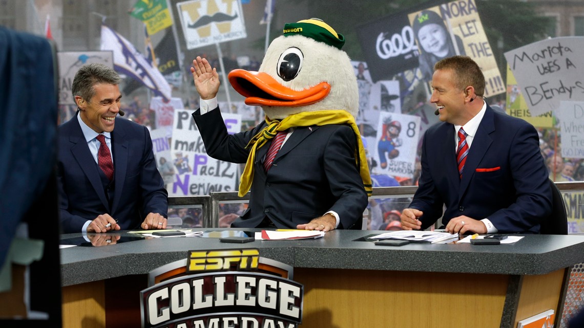 ESPN College GameDay: Picks for Week 8, UCLA at Oregon - On3