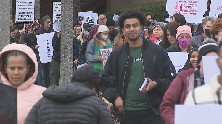 Hundreds show up for MLK Day walk throughout North Portland