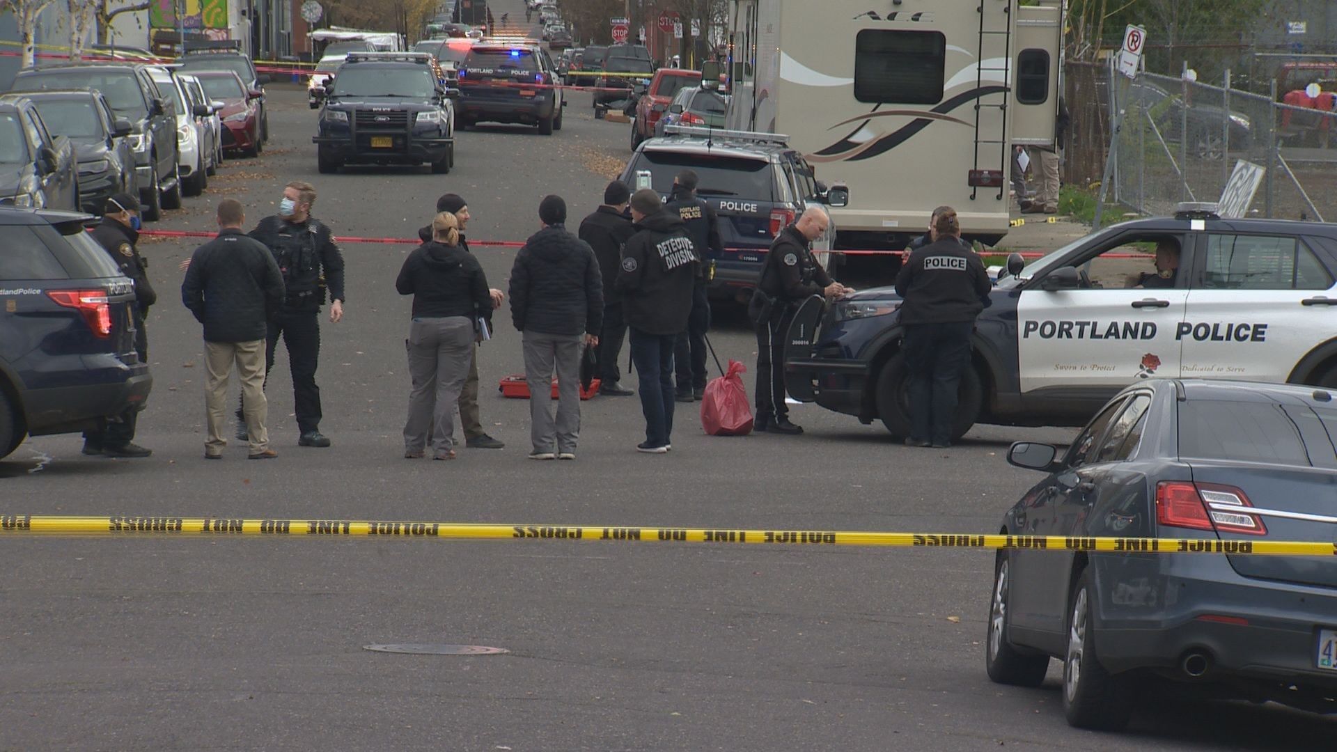 Shooting in SE Portland shuts down SE Stark Street | kgw.com