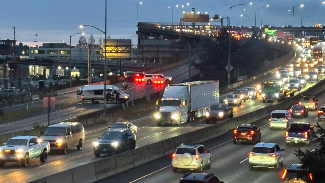 Pedestrian walking on I-5 killed in crash in Portland | kgw.com