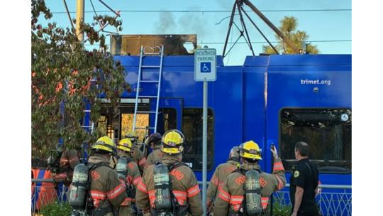 Fire on MAX train disrupts Orange Line service in Southeast Portland ...
