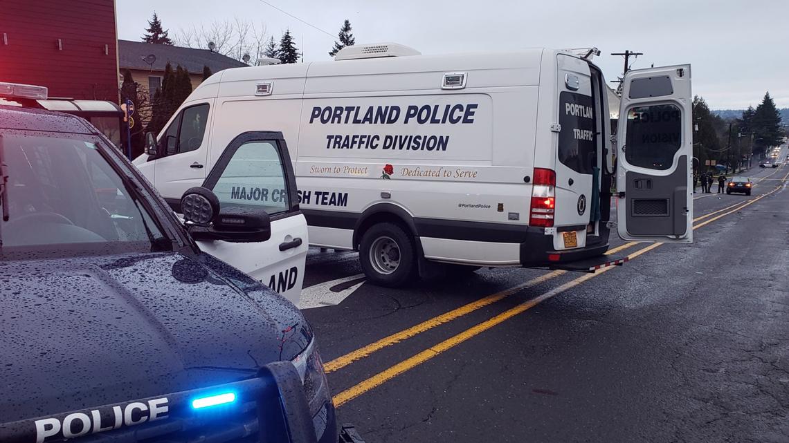 Pedestrian hit by car in Portland, part of NE 82nd Avenue closed | kgw.com