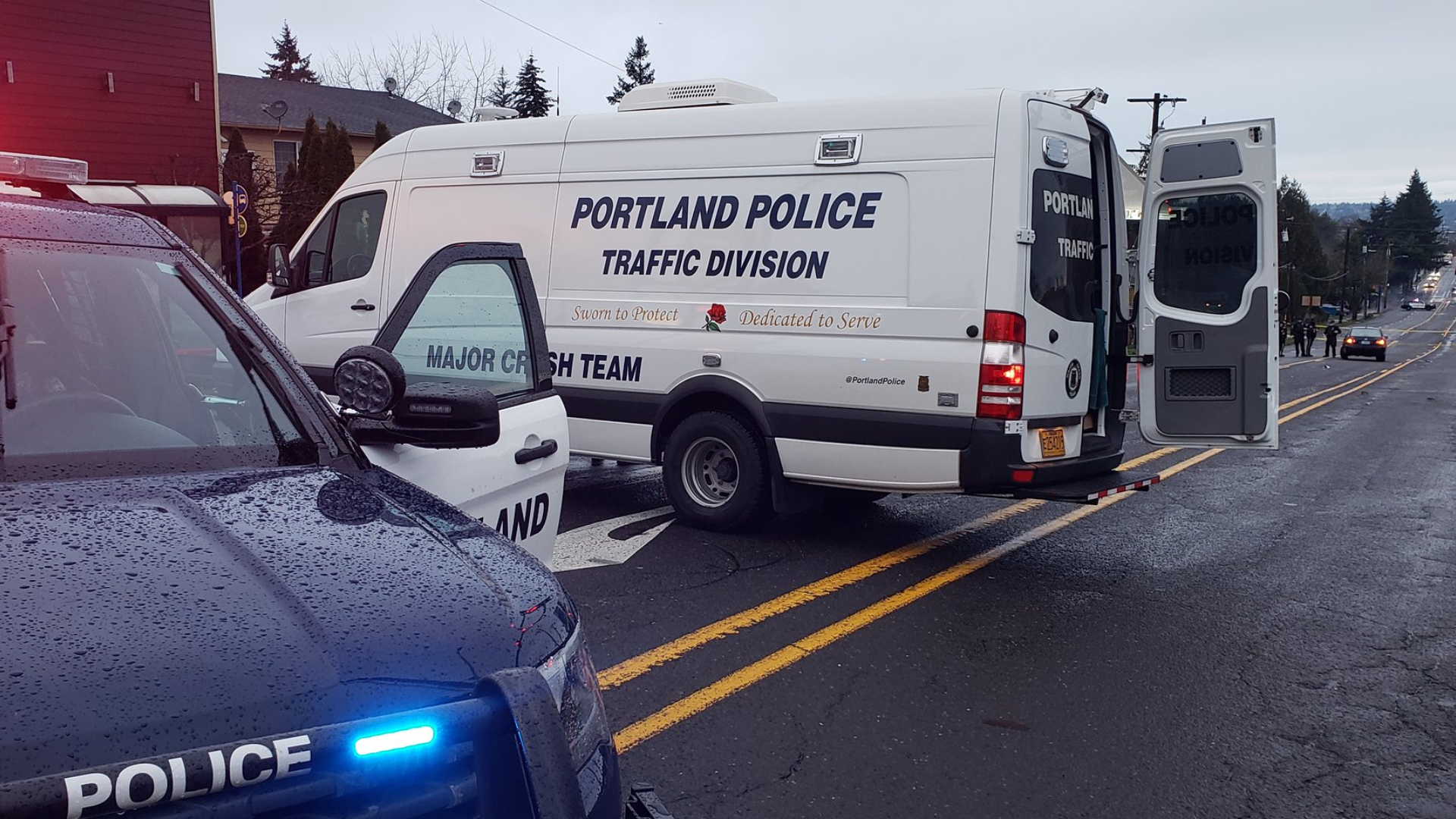 Pedestrian hit by car in Portland, part of NE 82nd Avenue closed | kgw.com