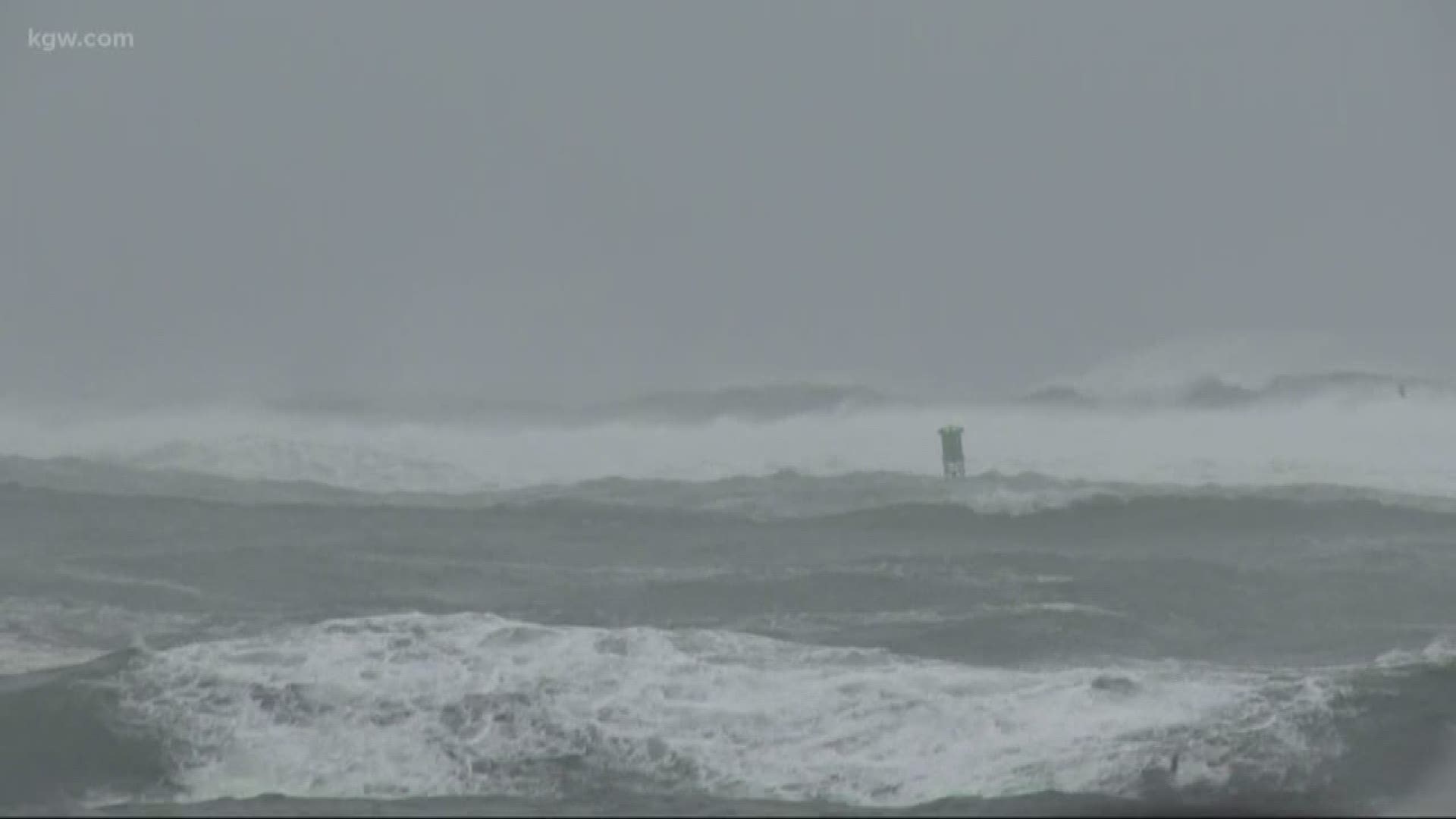 A High Wind Warning is in effect at the Oregon Coast.