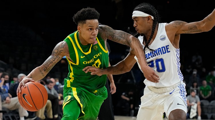 Men's basketball: Oregon opens Maui Invitational with 73-49 rout of Chaminade