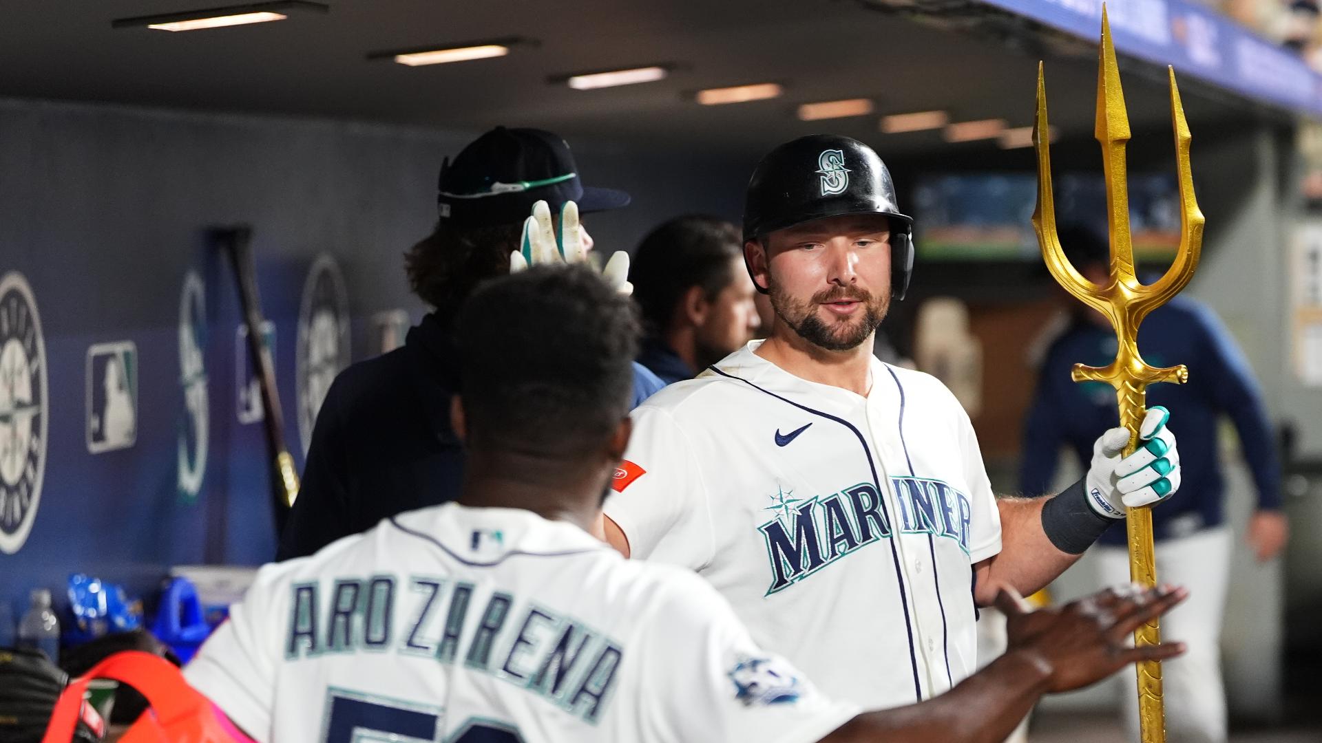 Mariners' Cal Raleigh takes first swings since right oblique injury ...