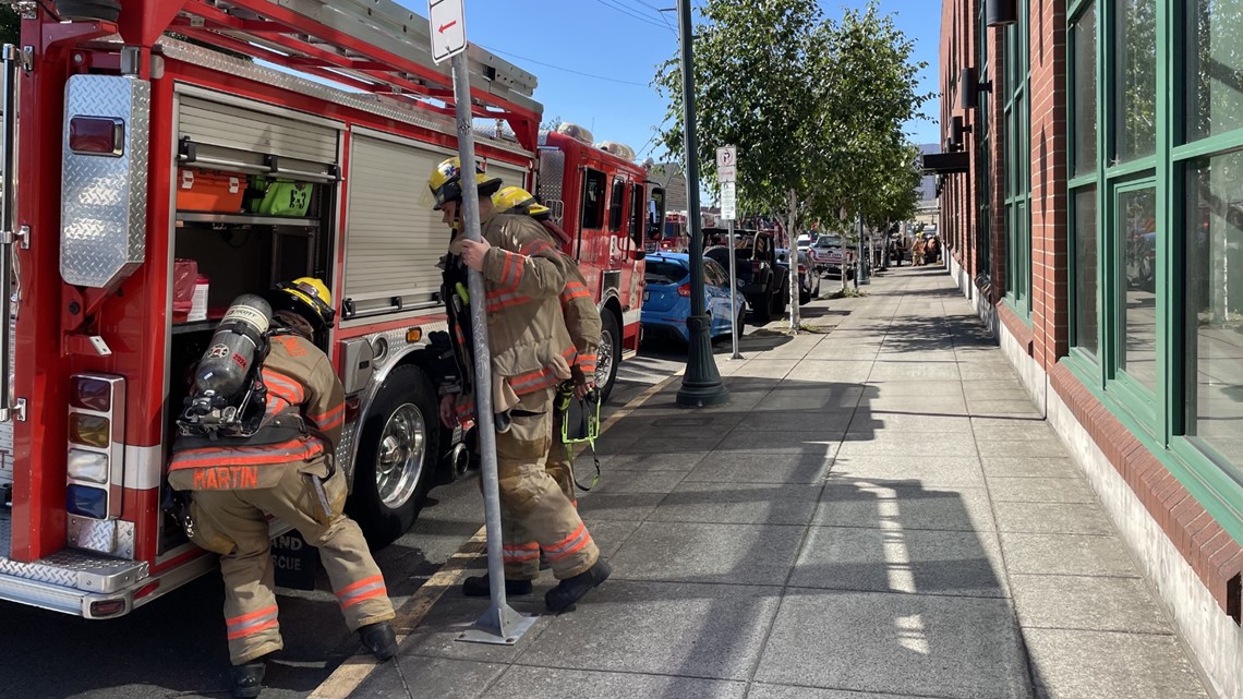 2 people rescued from manhole in North Portland - Vimarsana News