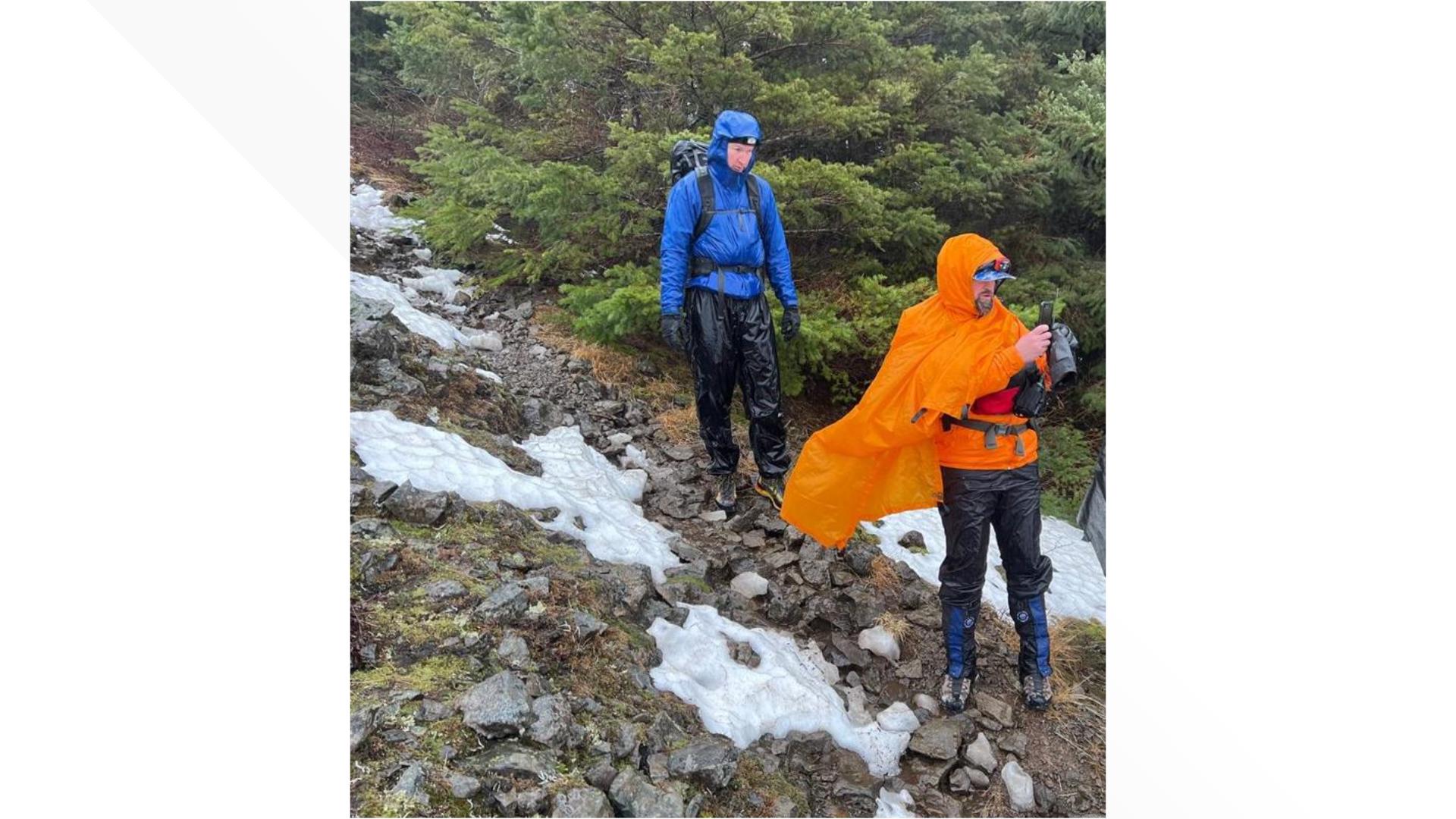 3 hikers rescued from Table Mountain in the Columbia River Gorge | kgw.com