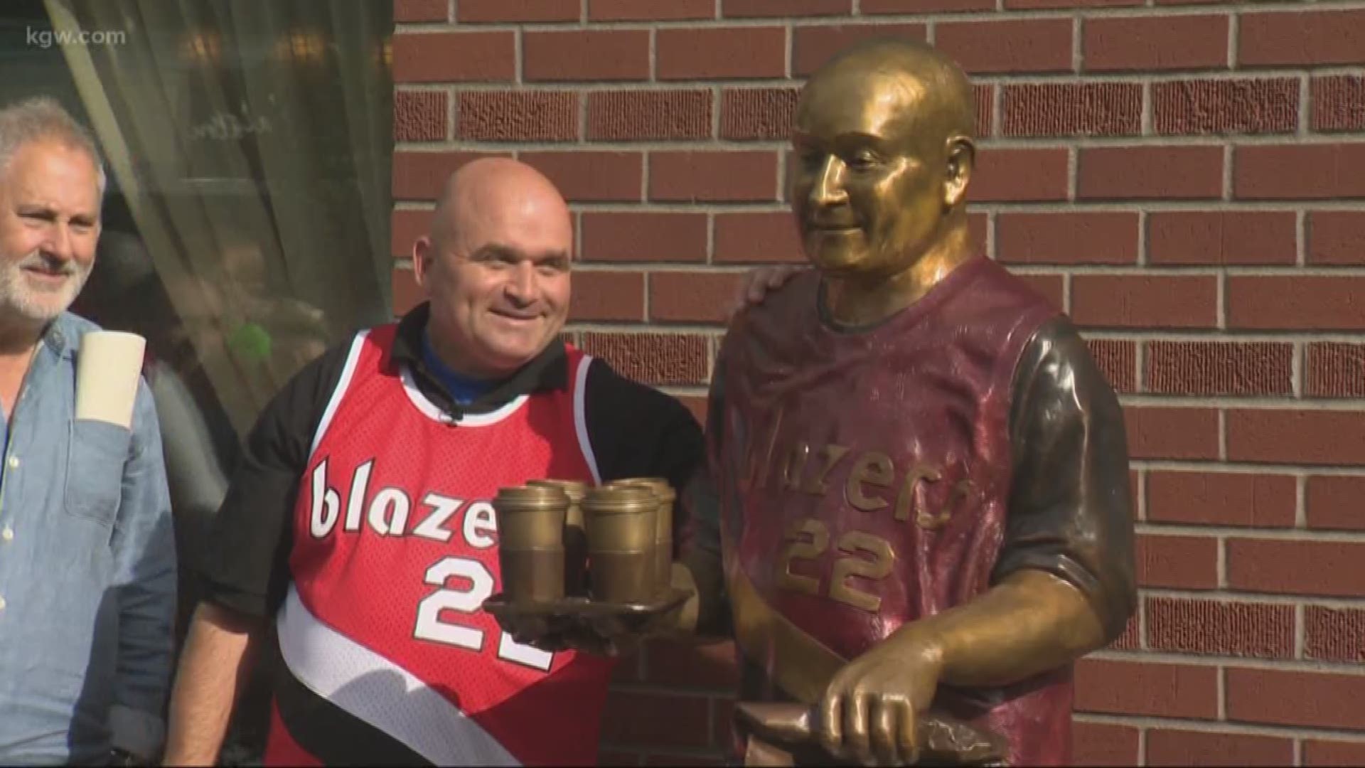 'Mr. Gresham' Todd Kirnan honored with statue