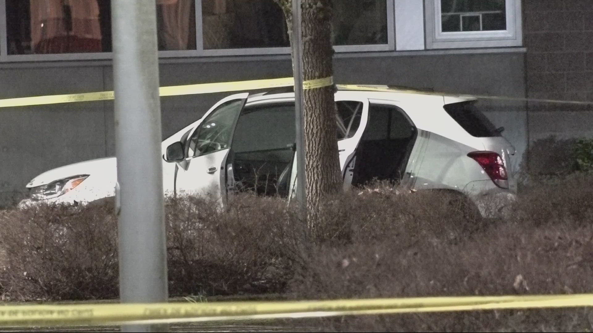 Person found dead inside car in driveway of Hillsboro residence ...