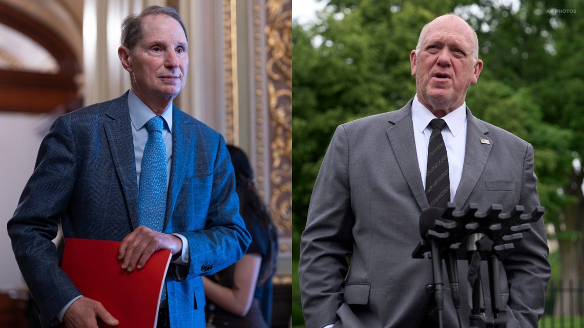 Sen. Ron Wyden invites Trump's border czar to Portland town hall meeting to hear immigration concerns from Oregonians