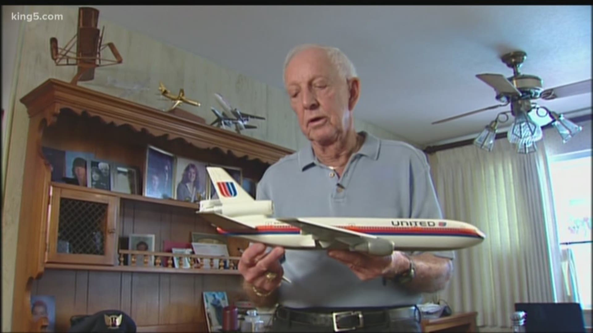 Al Haynes said the plane could not be controlled. He worked together with two others to land the plane, saving hundreds.