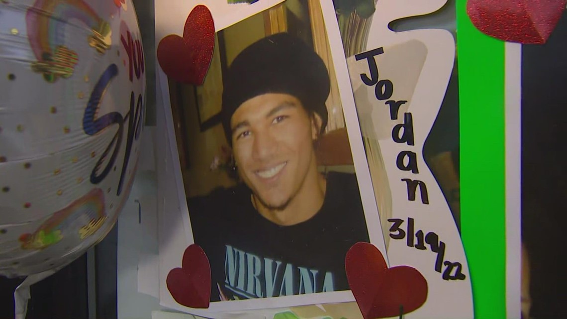 'It's not safe': Pot shop owners increasingly hiring armed guards after fatal Tacoma robbery - Vimarsana News