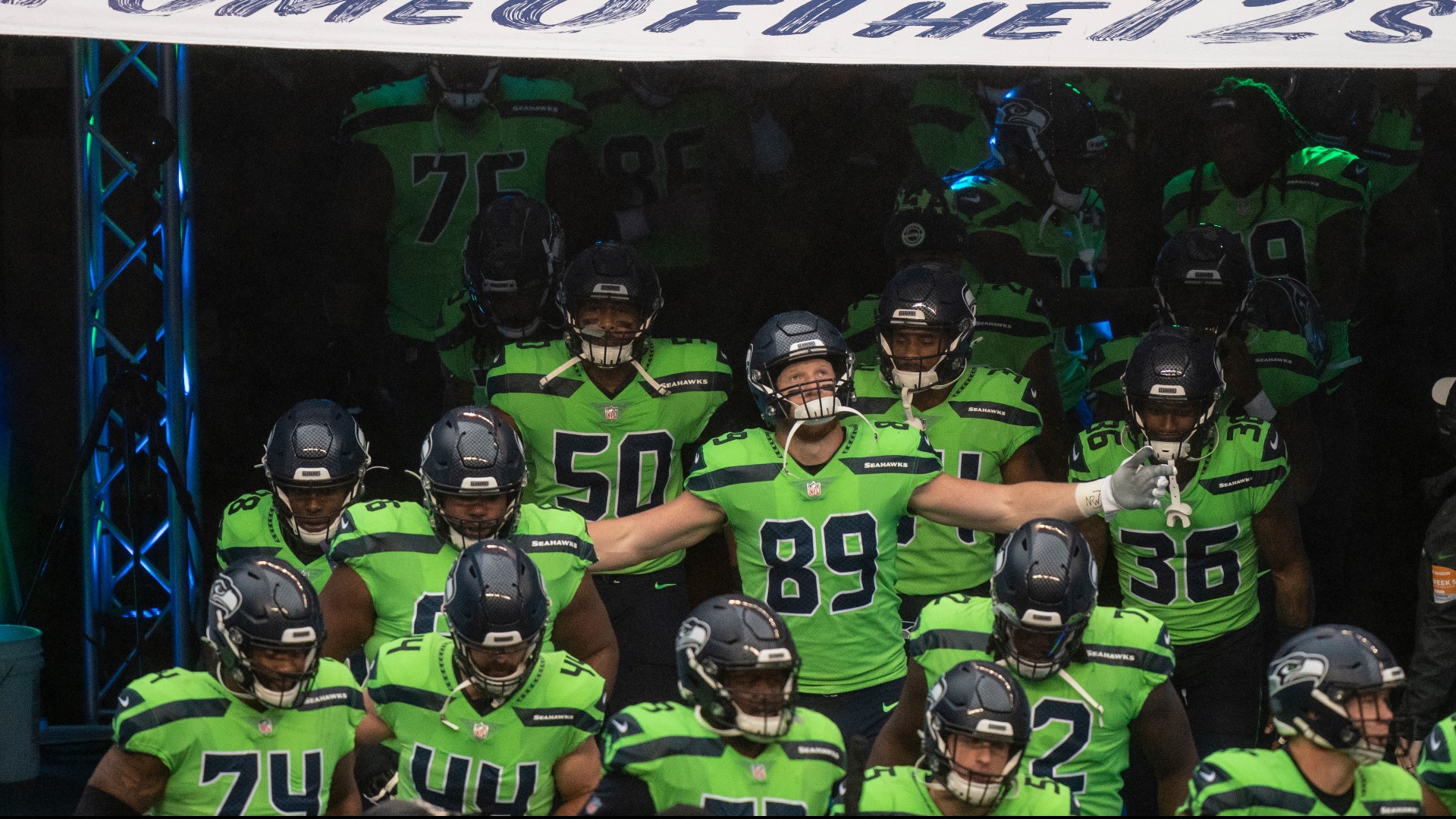 The Seahawks are 5-0 coming out of a bye week and getting ready to take on the 4-2 Arizona Cardinals. Terry Hollimon gives us the lowdown on this week's Hawk Zone.