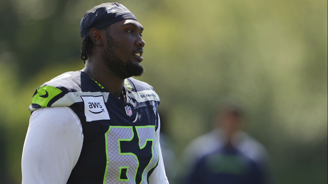 Seahawks' Charles Cross Has Finger Surgery, Expected for Season Opener