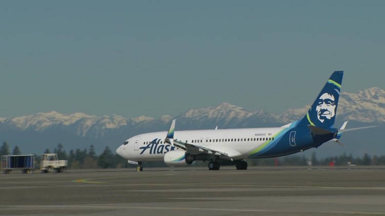 Alaska Airlines pilots vote 'overwhelmingly' to authorize strike if three-year-long contract talks continue to fail